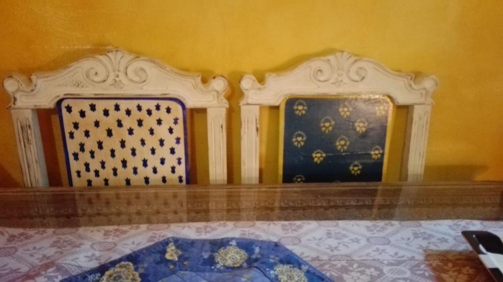 Hand Decorated House With Court Florenz